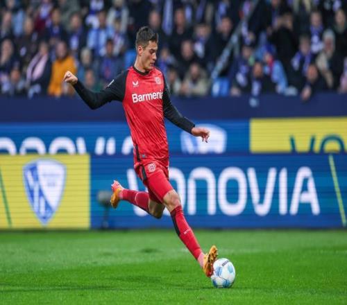 勒沃库森官方：前锋希克大腿肌肉受伤，预计缺席两场比赛