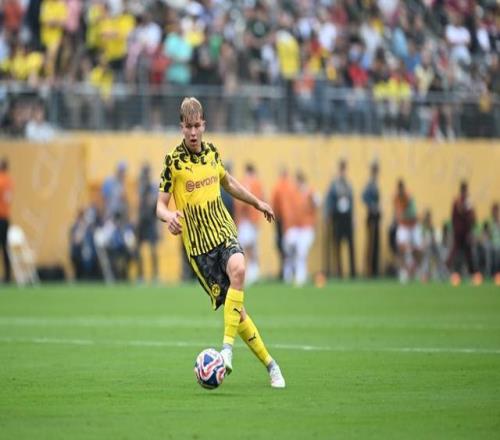 斯文松：胜利实至名归，多特精神状态极佳正持续输出好表现