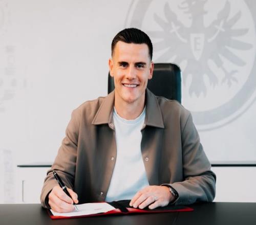 官方：不莱梅主力门将泽特雷尔加盟法兰克福，签约四年