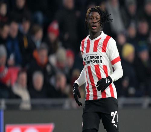 图片报：接替吉滕斯，多特目标22岁约翰巴卡约科标价2500万欧