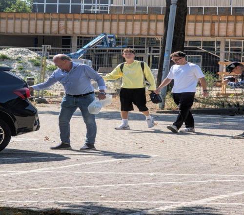 加盟在即！荷兰记者：拜仁小将瓦尔纳抵达埃因霍温接受体检