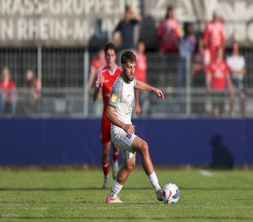 德国杯：德累斯顿状态不佳，美因茨轻松晋级德累斯顿VS美因茨