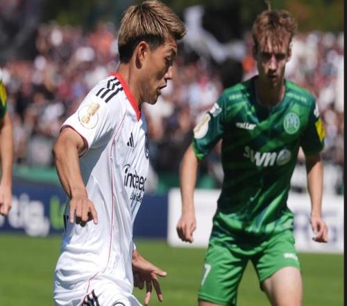 首秀即梅开二度！托普默勒盛赞堂安律：他的能力有目共睹