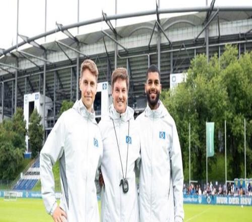 官方：汉堡与34岁主帅波尔津续约，上赛季中途接手率队升级