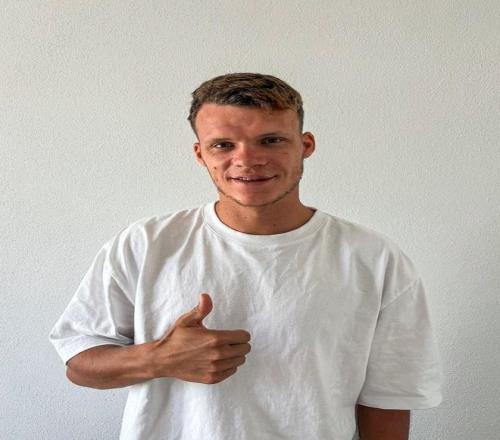 奥格斯堡官方：脑震荡球员费尔豪尔已出院，祝愿早日康复！