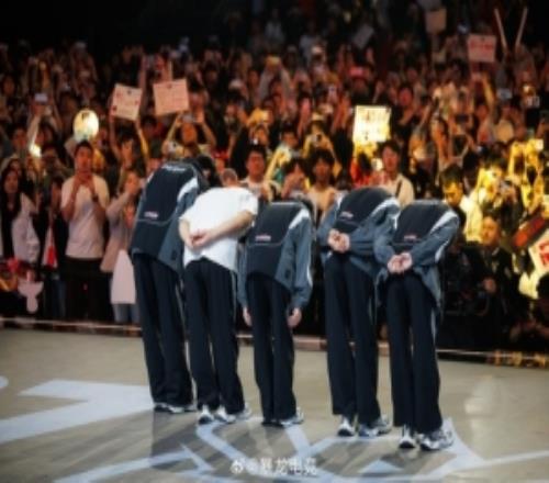 媒体发布IG不敌T1赛后返图配文：今年辛苦了