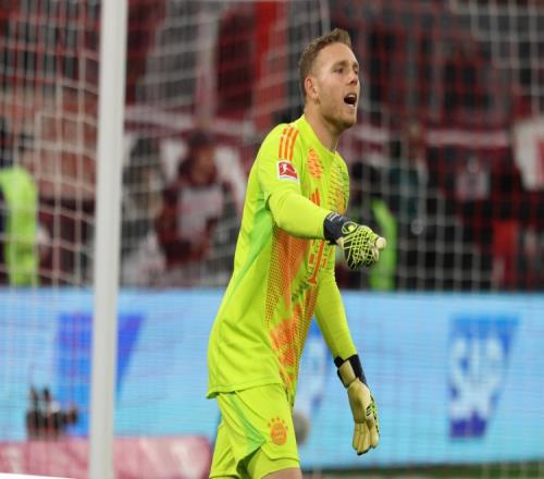 法尔克：拜仁门将佩雷茨外租埃因霍温交易陷入僵局，后者报价太低