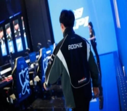 仁川中上还打吗Rookie：明年iG阵容还不确定希望能吸取失败的教训