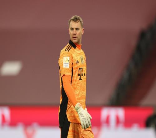 克罗斯再次力挺:诺伊尔在德国杯已尽全力,没必要为染红而自责