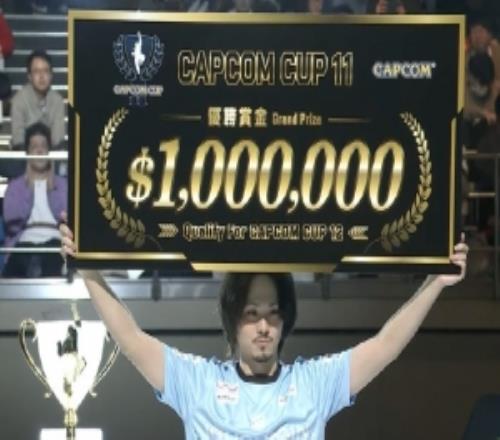 曾夺得街霸6卡普空杯冠军日本职业选手Kakeru因神经功能障碍退役
