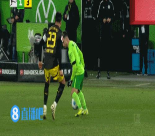 官方:格罗斯直红被禁赛两场,将无缘与勒沃库森、基尔的德甲 官方:格罗斯直红被禁赛两场,将无缘与勒沃库森、基尔的德甲