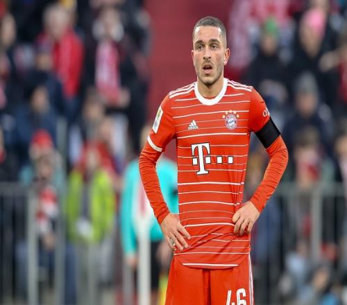 拜仁官方:小伊布左大腿肌肉受伤,将缺席亚洲行