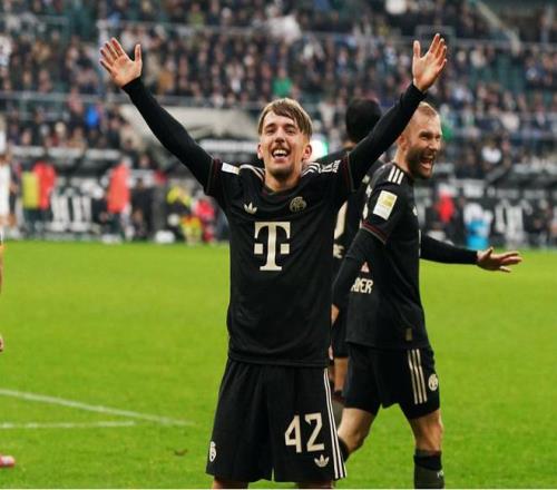 42号有魔力17岁拜仁小将卡尔在欧冠和德甲连场进世界波