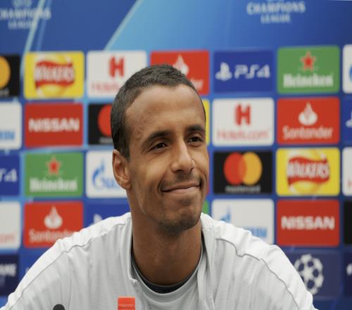 德天空:寻经验丰富的中卫,勒沃库森有意胡梅尔斯和马蒂普