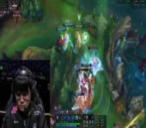 Gumayus决胜局寒冰第一视角：走A确实牛逼T1赢团现场欢呼引爆场馆