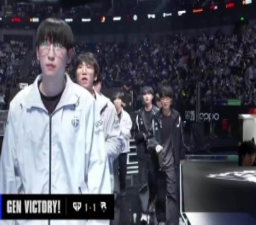 wayward:TES打T1四六开吧不好赢如果赢了T1夺冠几率五成! wayward:TES打T1四六开吧不好赢如果赢了T1夺冠几率五成!