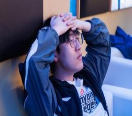 AL不敌T1现场照片：Shanks现场掩面Tarzan后台抱头,Tabe凝望Faker