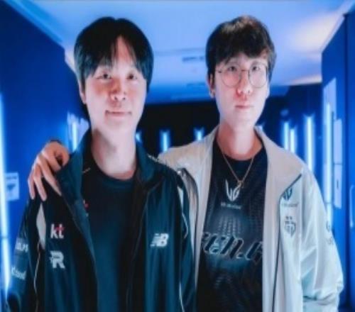 LoLEsports晒Bdd与Ruler合照对比：2021vs2025