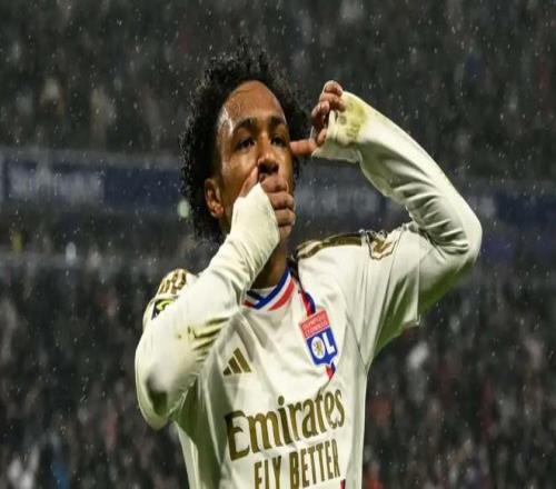 马利克福法纳：我在里昂很开心，若有好机会我会考虑