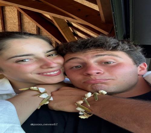 青春的气息！++，若奥内维斯与女友享受假期