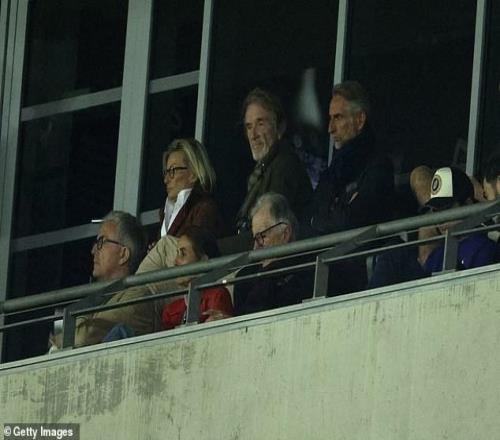 邮报：尼斯欧联杯不敌罗马，拉特克利夫现场观战神情沮丧