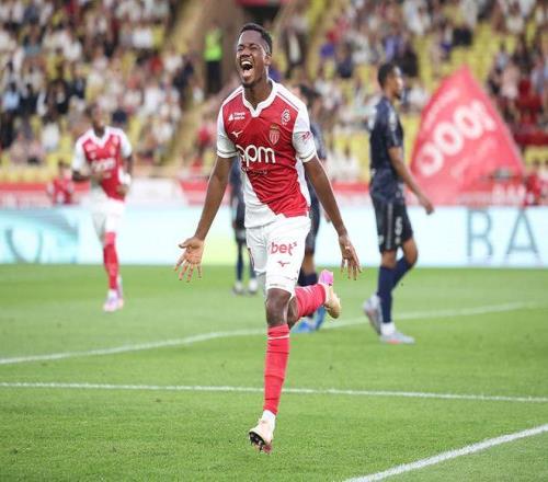 52！前巴萨10号在法甲复苏，双响+近2场3球，率队3连胜追平巴黎