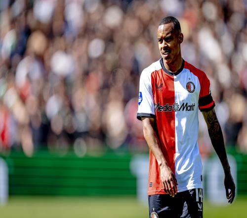 队报：马赛2800万欧报价费耶诺德边锋派修，对方尚未给予答复