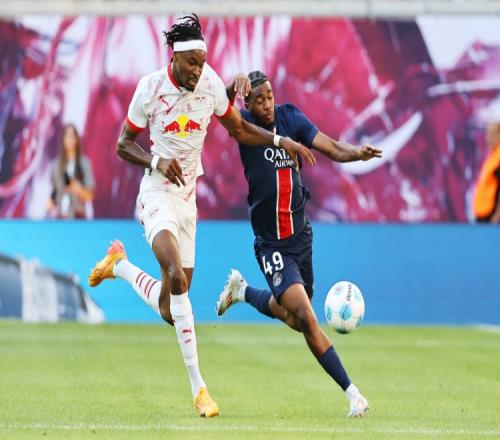 16岁就代表巴黎首发!姆巴耶:我成了俱乐部队史的一部分