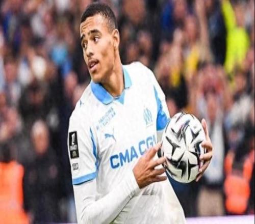 力压大巴黎登顶！前曼联射手踢疯了，职业生涯首次上演大四喜