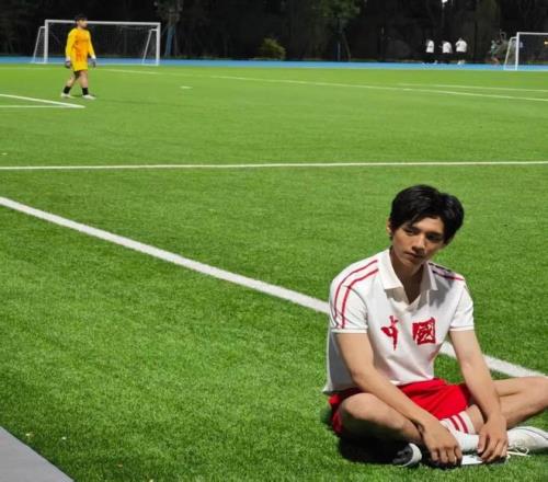 王年将成专访上：仍关注国内各级联赛，偶像是王大雷和布冯