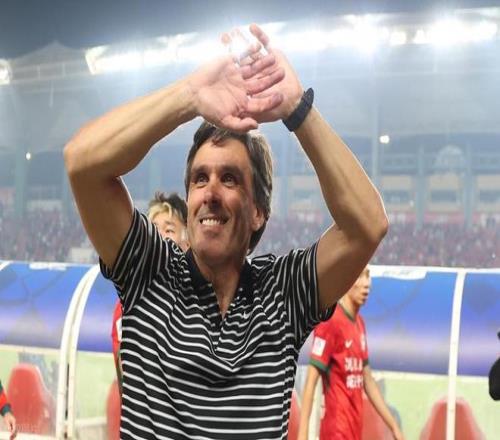 河南捡到宝了！工作狂为打造铁军太拼众将加练剑指首冠国安悬了