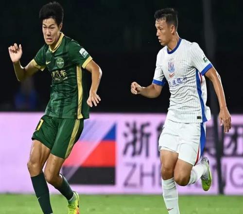 太励志！20岁校园足球新星入选U22国足：2月前刚踢职业！