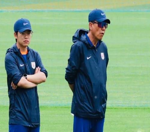 全球首创！泰山土帅执教3支球队全年只剩打海港！老崔余党或指挥