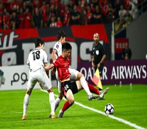 评论丨成都蓉城亚冠正赛首胜，令人动容的历史性突破