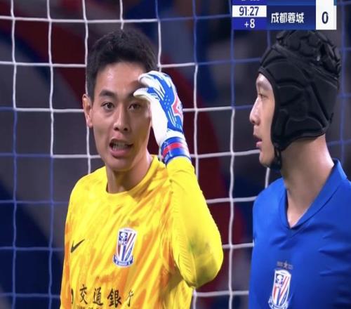 随着蓉城11绝平申花，海港送国安3连败，中超最新积分：前2同分