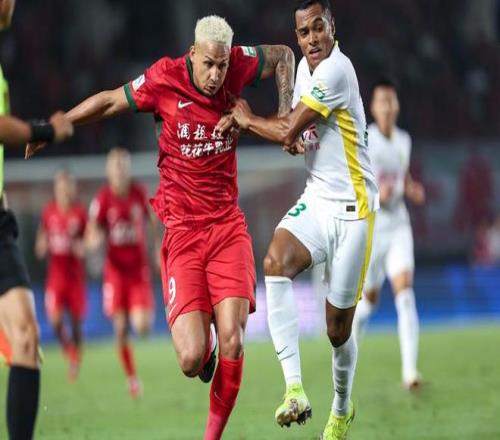 河南专治各路冠军！阻击申花国安再赢三镇宣告保级邓卓翔不服周