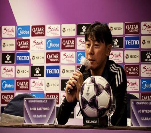 申台龙：我对徐正源非常熟悉，蔚山的目标是在主场击败蓉城