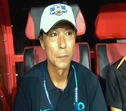 曲刚：我们会尽可能在客场限制申花，争取想要的结果