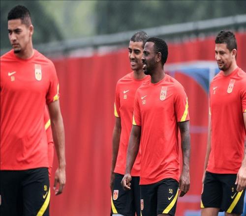 盘点男足九名归化球员近况