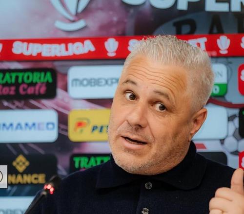 徐正源尴尬了：绯闻下家敲定新主帅，退路被堵死，只能留在成都