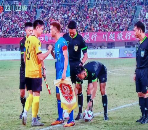 足协该反思了，民间联赛场均2.5万人，这不是打脸的问题了！