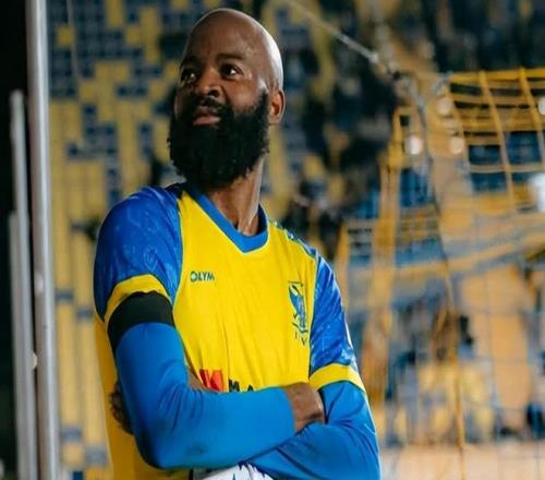 中超转会市场游出一条大鱼，申花蓉城都来抢，年薪最少涨到800万