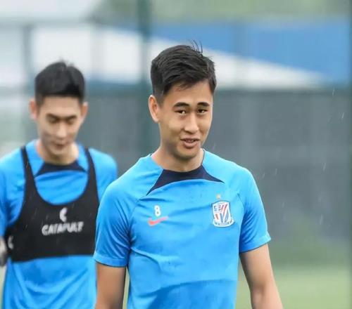令人失望：中国男足26岁天才复出失败，赛季报销，已无法兑现天赋