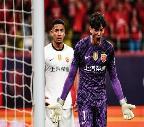 3分钟连丢2球！上海海港遭逆转，11场连丢19球，再刷尴尬纪录