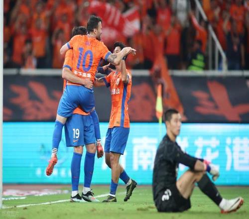 泰山亮剑！周五踢飞申花冠军梦，这场复仇之战注定写入中超史册
