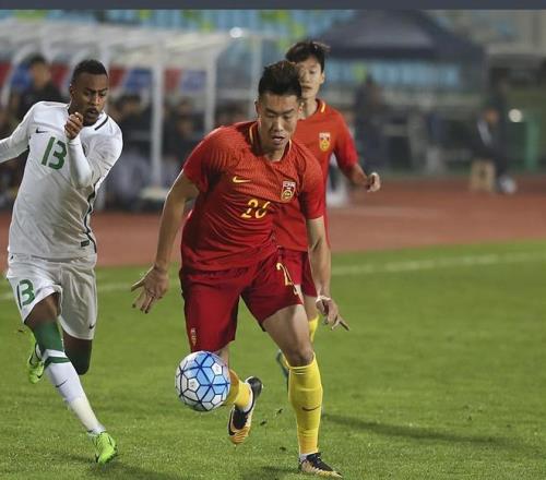 可惜：中超30岁名将参加苏超，曾被称为白斩鸡，如今委身业余赛场