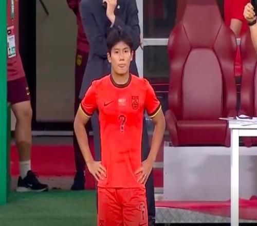 东体：向余望困境源于中甲强度被高估，踢中超数据才有价值