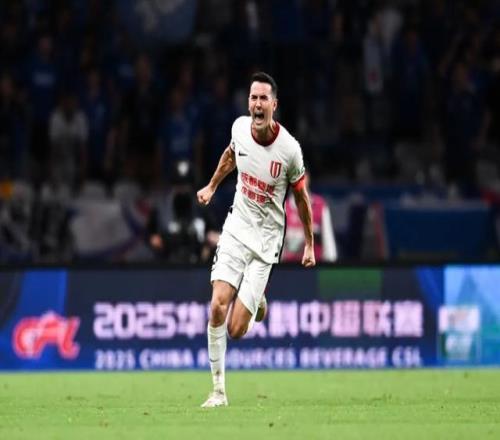 成都蓉城继续领跑！硬核“周队”绝平救主，对阵前五一场未负