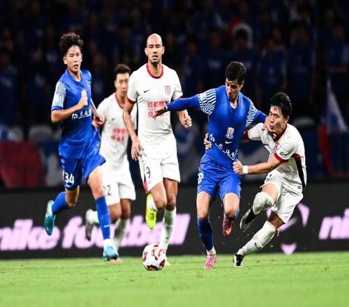 热议中超争冠：蓉城距冠军越来越近，运气不可能一直眷顾申花