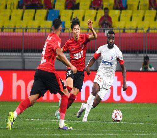 【中超】韦世豪助攻戴帽费利佩2球玉昆1比5蓉城